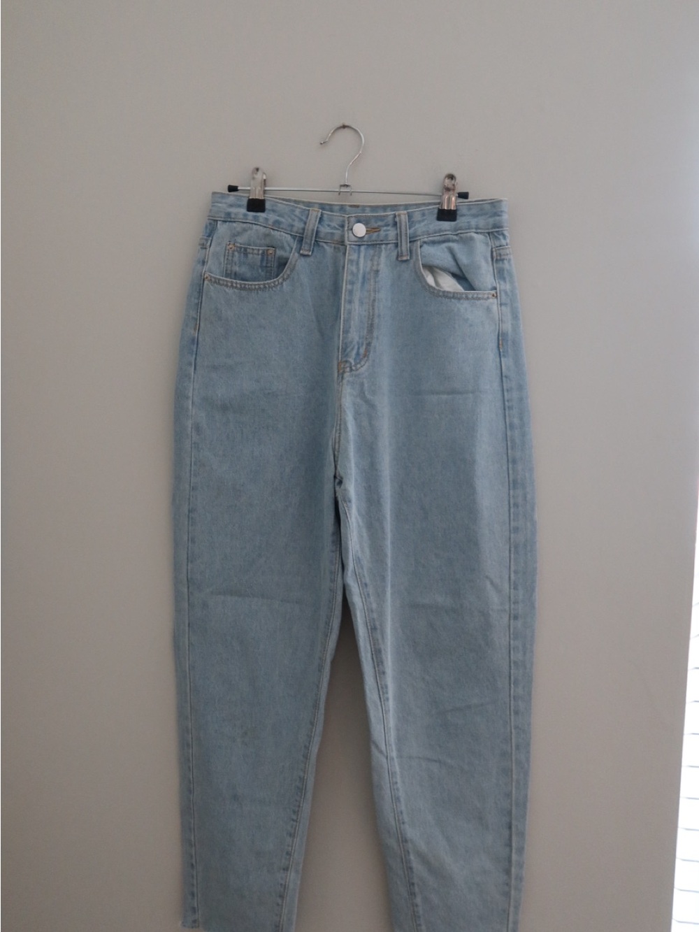 SHEIN Light Wash High-Rise Mom Jeans